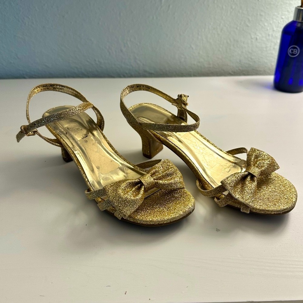Soda Girls Size 2 Fancy Heels - Picture 2 of 5